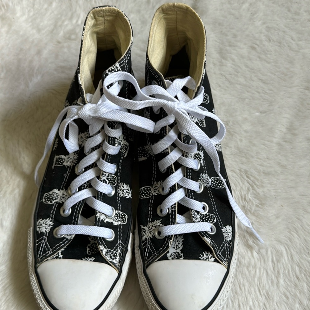 Converse High Tops Pineapple print